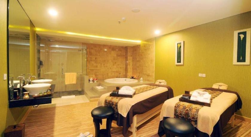 Golden Tulip Galaxy Hotel Banjarmasin Banjarmasin  Exterior foto