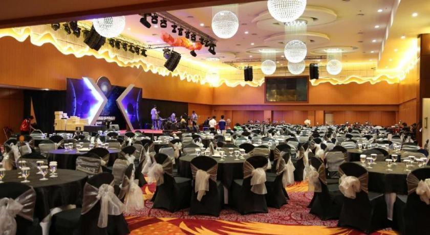Golden Tulip Galaxy Hotel Banjarmasin Banjarmasin  Exterior foto