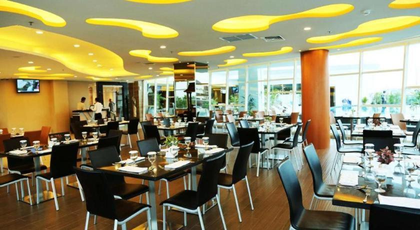 Golden Tulip Galaxy Hotel Banjarmasin Banjarmasin  Exterior foto